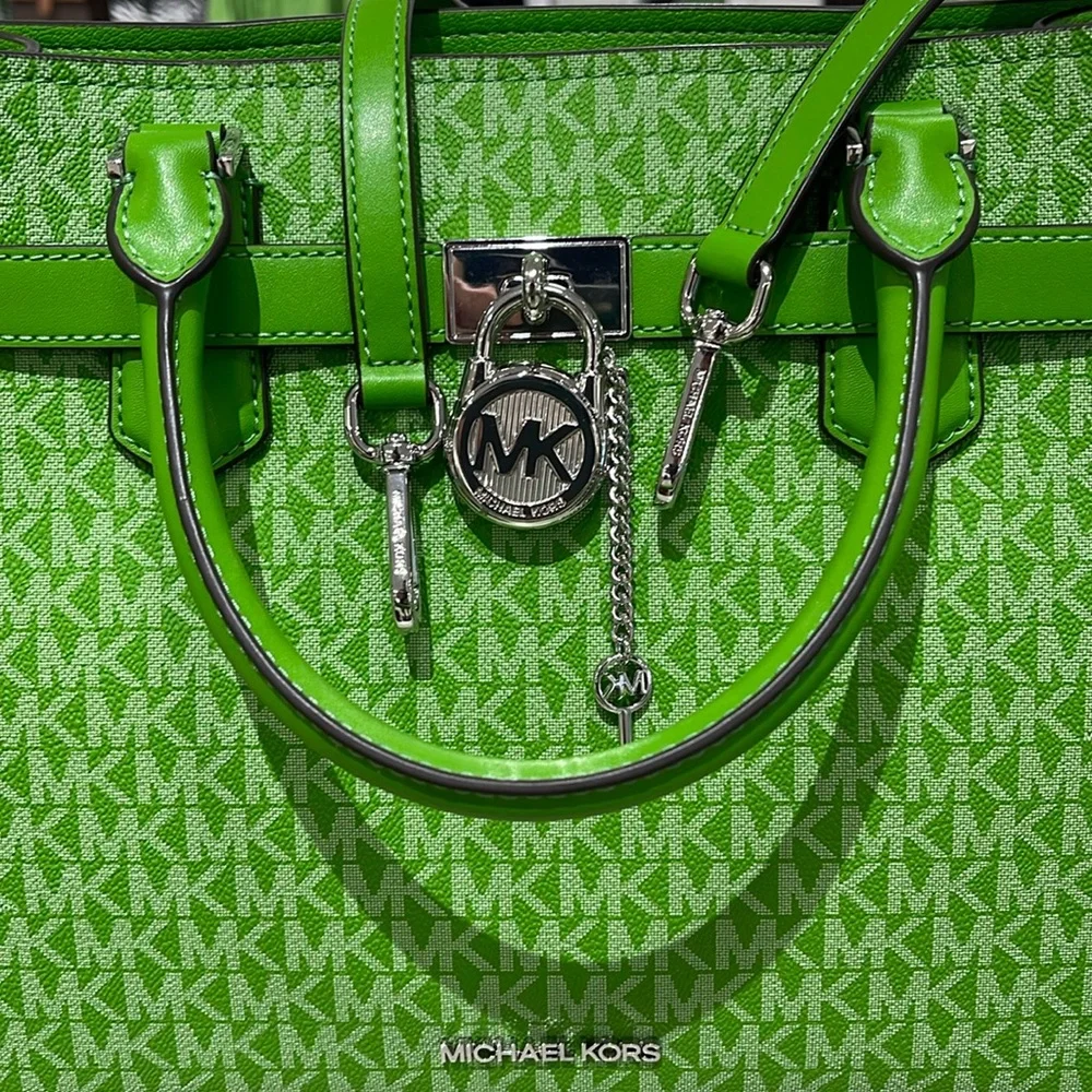 Michael Kors Hamilton Medium Signature Logo Satchel
Jungle Green 
NWT - Picture 2 of 16